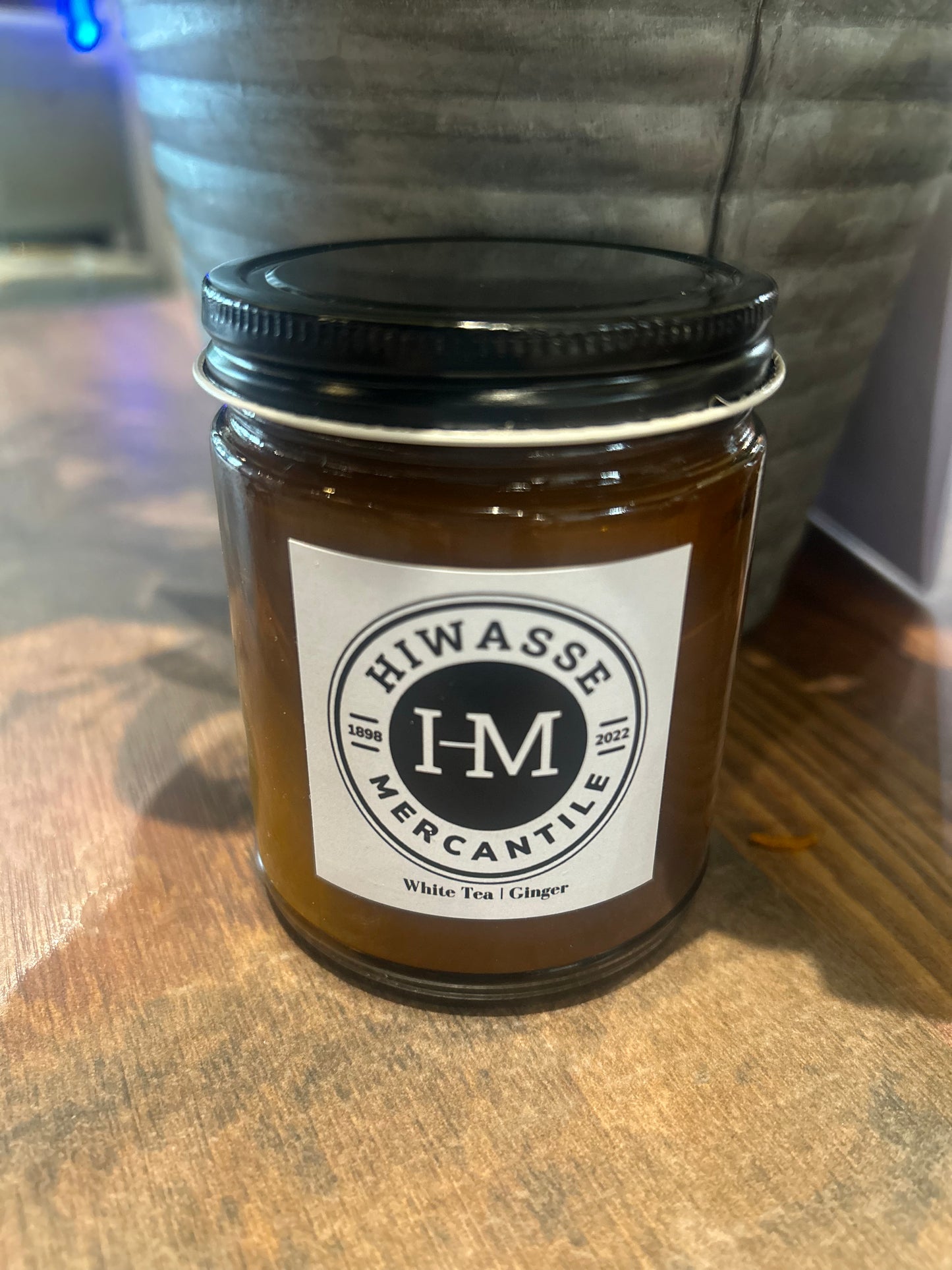 Hiwasse Mercantile Candle: White Tea + Ginger