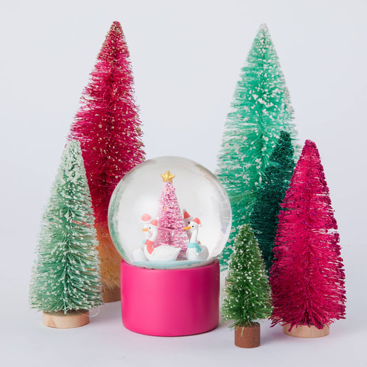 Chrismas Tree Swans Snowglobe